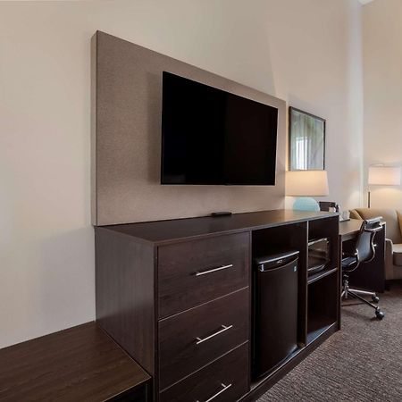 La Quinta Inn & Suites By Wyndham Sulphur Lake Charles Bagian luar foto