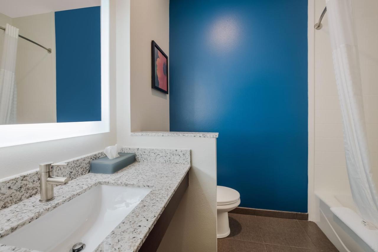 La Quinta Inn & Suites By Wyndham Sulphur Lake Charles Bagian luar foto